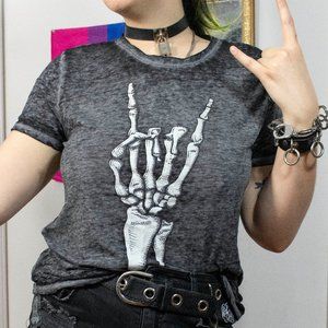 Devil horns skeleton hand print t-shirt